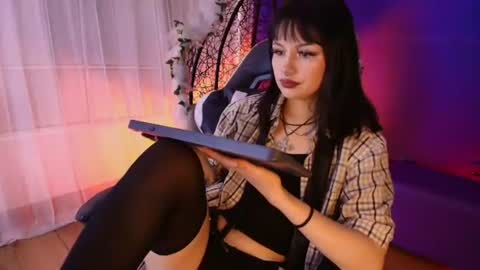 Mavis online show from August 17, 11:37 am