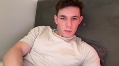 max__uk05 online show from August 16, 2:32 pm