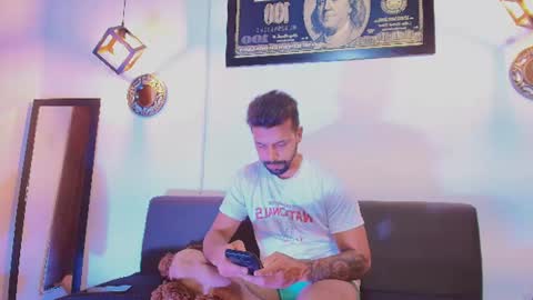 Max and ashley online show from August 6, 2:05 pm