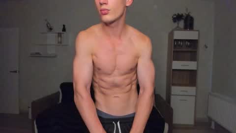max_foks_ online show from August 4, 2:14 pm