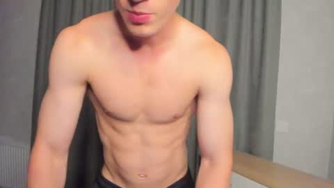 max_foks_ online show from August 4, 5:54 pm