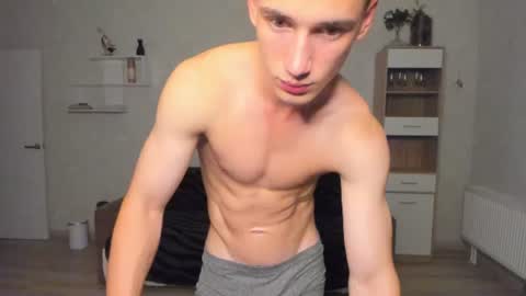 max_foks_ online show from August 5, 6:17 pm