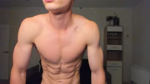 max_foks_ online show from August 15, 3:38 pm