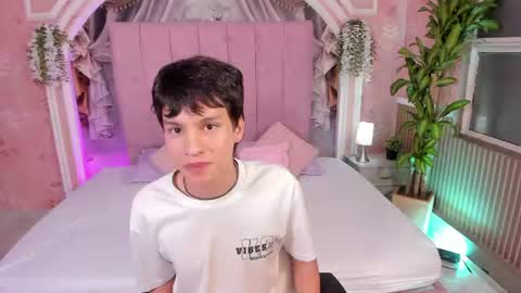 Max online show from August 6, 8:57 am