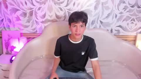 Max online show from August 8, 4:56 am