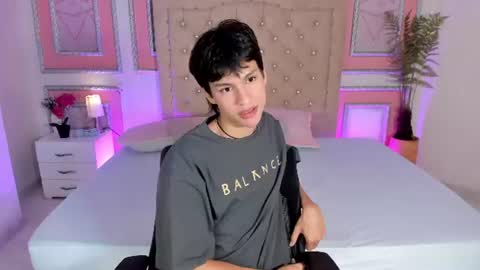 Max online show from August 14, 4:05 am