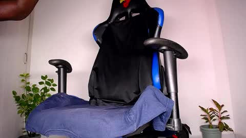 MAX online show from August 5, 2:59 pm