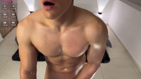 Max Lancaster online show from August 5, 4:54 am