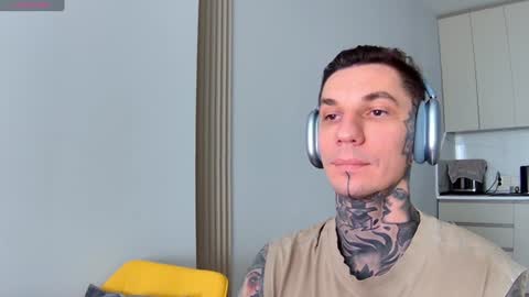 MaxReaves online show from August 2, 5:36 am