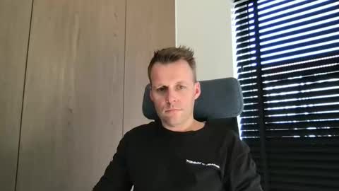 Max take off clothes online show from March 5, 10:55 am