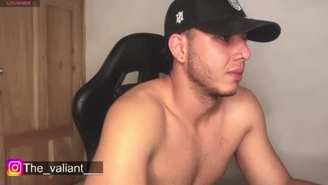 max_valiant1 online show from August 7, 3:39 am