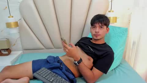 max_wine_ online show from April 23, 1:59 pm
