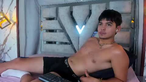 max_wine_ online show from August 12, 2:41 pm