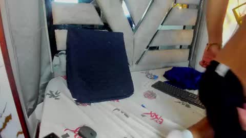 max_wine_ online show from August 14, 5:05 pm