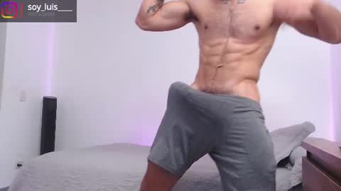 max_xl_ online show from August 11, 3:14 pm