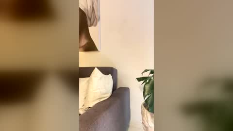maxdei_ online show from August 1, 8:59 pm