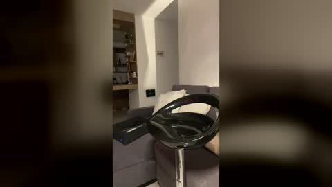 maxdei_ online show from August 14, 10:57 pm