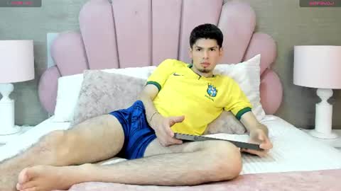 MaxFoox online show from August 6, 1:54 pm