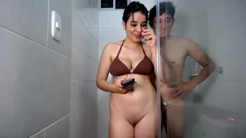 -- maximo and isa -- online show from August 17, 3:55 am