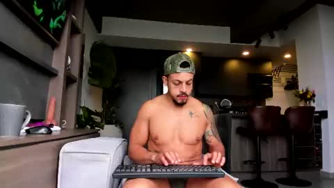 maximo_and_marcelo online show from August 14, 12:09 pm