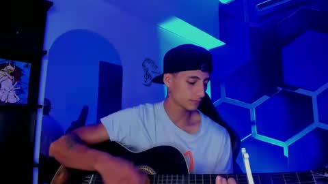 Maximo online show from August 1, 9:32 pm