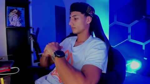 Maximo online show from August 1, 10:38 pm