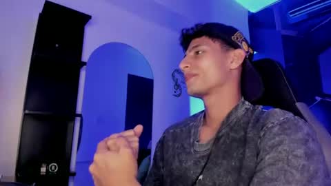 Maximo online show from August 5, 8:18 pm