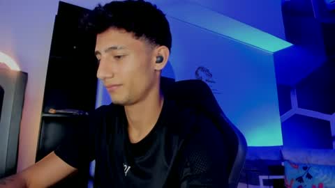 Maximo online show from August 11, 8:22 pm