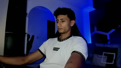 Maximo online show from August 12, 7:27 pm