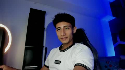Maximo online show from August 12, 9:39 pm