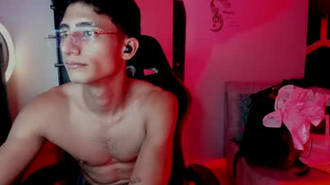 Maximo online show from August 15, 12:03 am