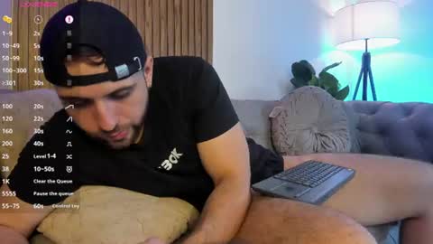 Maximo Wolf online show from August 5, 9:13 pm