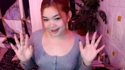 maxinean online show from July 21, 9:00 am