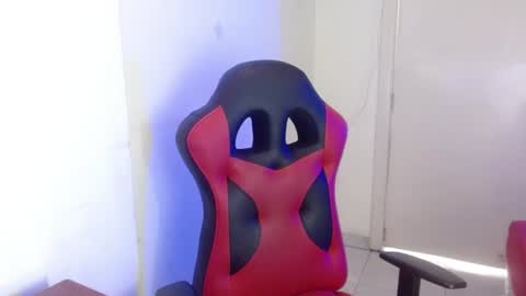 maxinesex_ online show from August 5, 5:55 pm