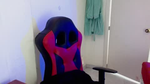 maxinesex_ online show from August 6, 4:28 pm