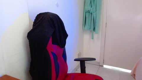 maxinesex_ online show from August 10, 5:36 pm