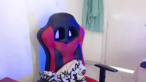 maxinesex_ online show from August 13, 7:28 pm