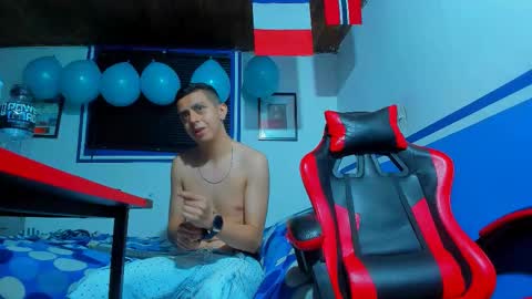 MAX online show from March 7, 11:45 pm