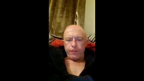 fuck those pink things right off ffs real deal or nowt  online show from April 28, 2:55 am