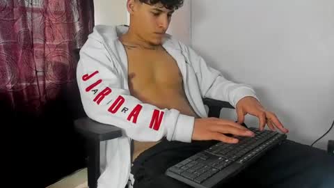 Max online show from August 2, 2:46 pm