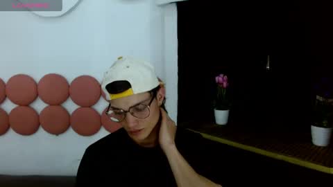 MaxxLouis online show from May 23, 8:01 pm