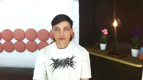 MaxxLouis online show from May 25, 2:30 pm