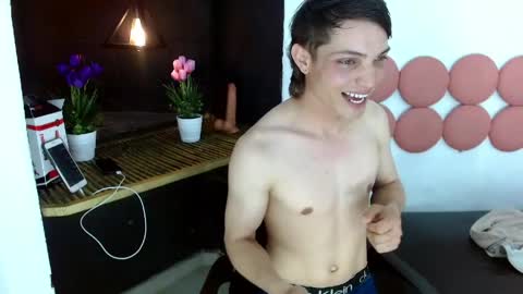 MaxxLouis online show from May 27, 10:56 pm