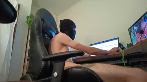 maxzoulet98 online show from July 16, 12:39 pm