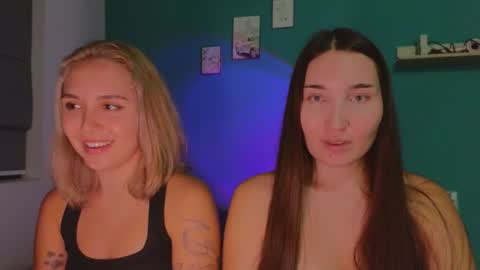 Dani and May online show from June 20, 1:22 pm