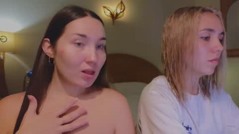 Dani and May online show from July 4, 9:55 am