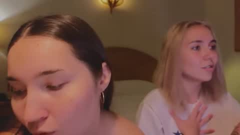 Dani and May online show from July 4, 11:01 am