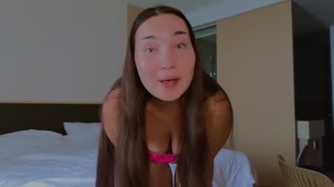 Dani and May online show from August 17, 8:52 am