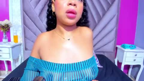 may_lovers online show from August 14, 2:32 pm
