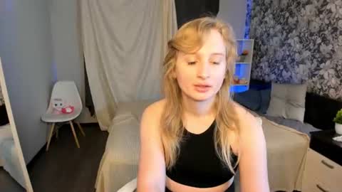 Leila online show from August 14, 12:20 pm